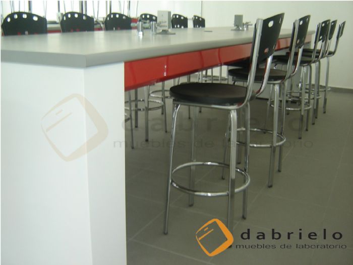 Muebles para Laboratorio Escolar